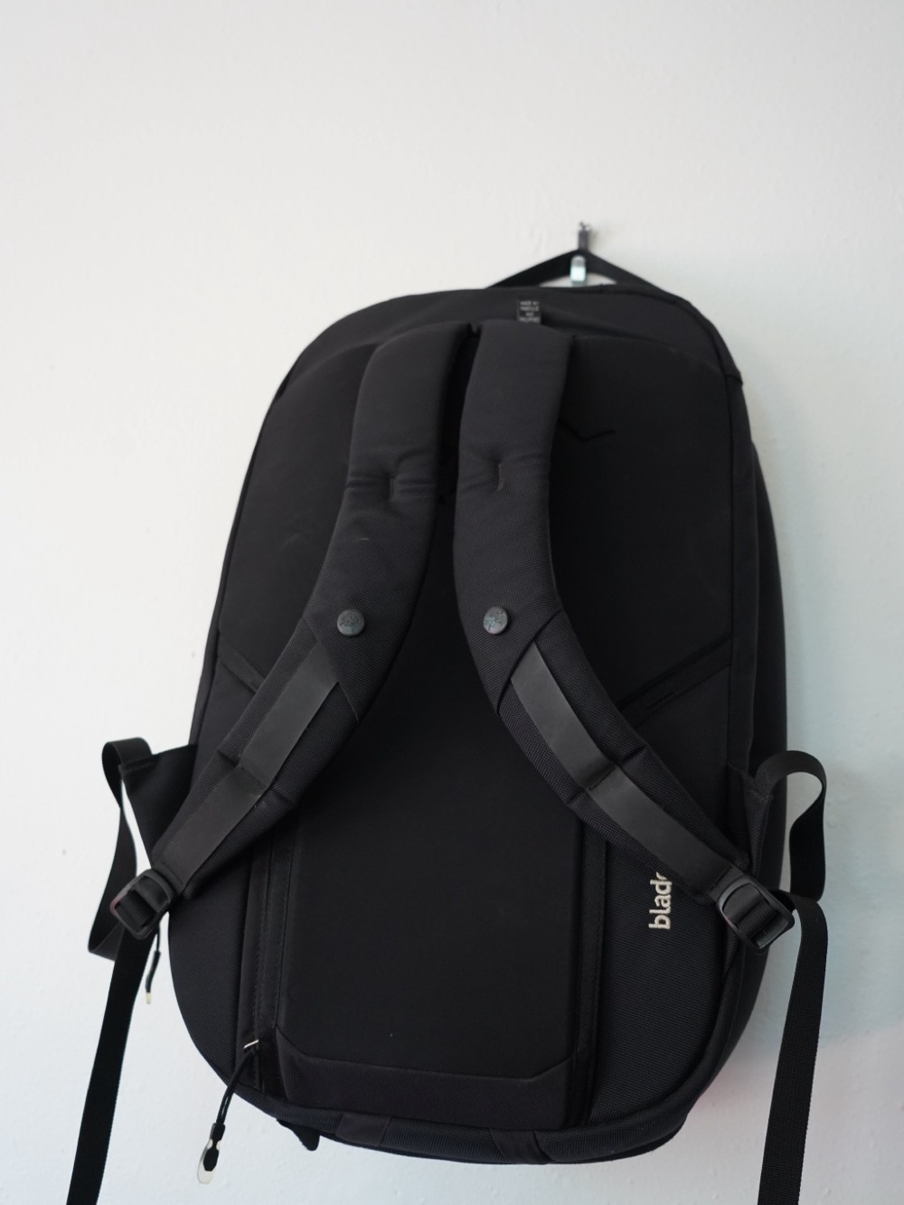 Arc’teryx Blade 30 Backpack Travel Carry-on Luggage Bag Laptop Compartment Black - Picture 4 of 14